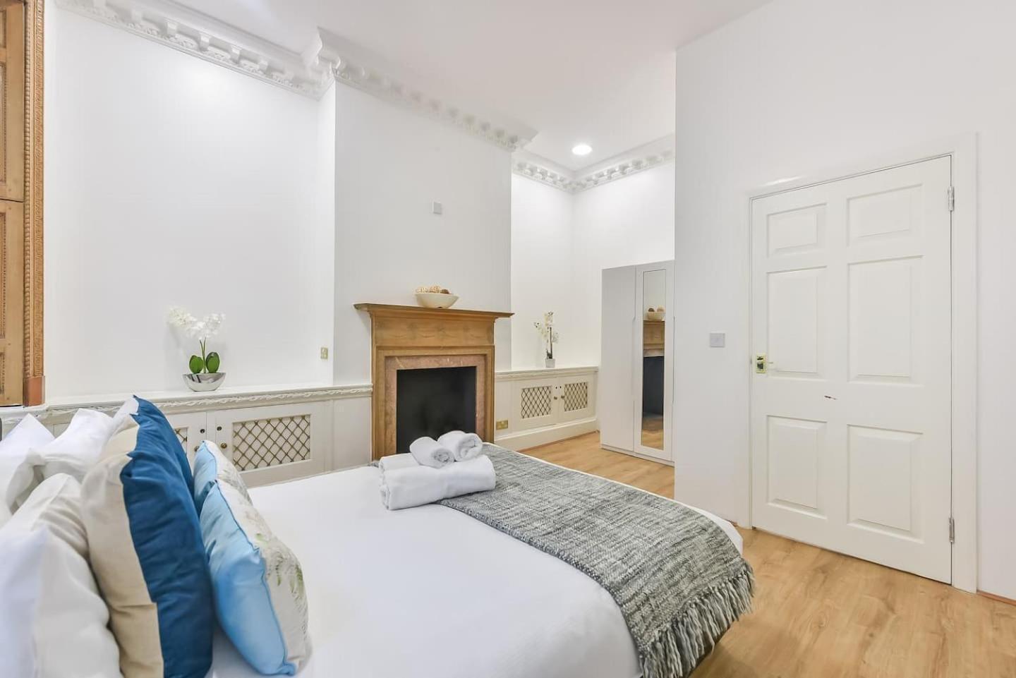 2 Bed Piccadilly Apartment 2 Лондон Екстериор снимка