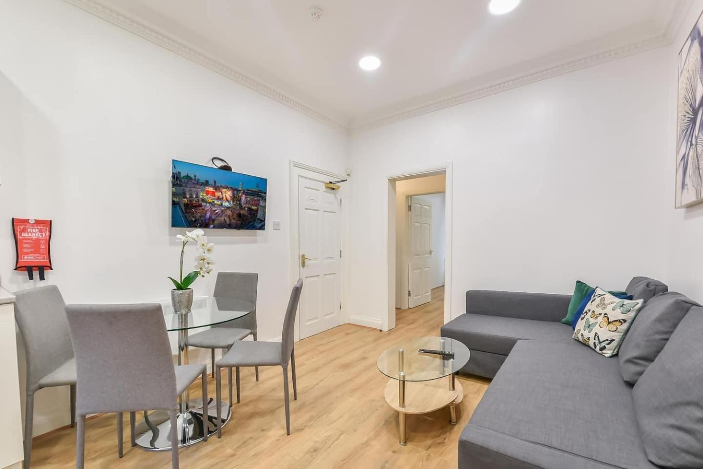 2 Bed Piccadilly Apartment 2 Лондон Екстериор снимка